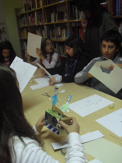 Marionetas em Papel - Histórias dos Nossos Avôs e Avós Marionetas em Papel - Histórias dos Nossos Avôs e Avós