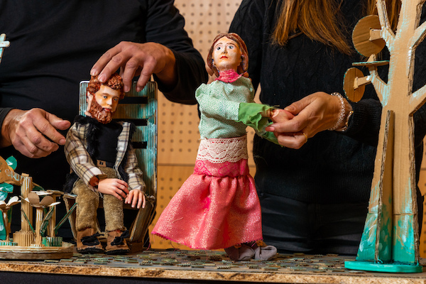 Historiar, o lugar onde os olhos se fecham Historiar, o lugar onde os olhos se fecham